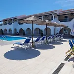Bardis Sun מלון דירות 4*