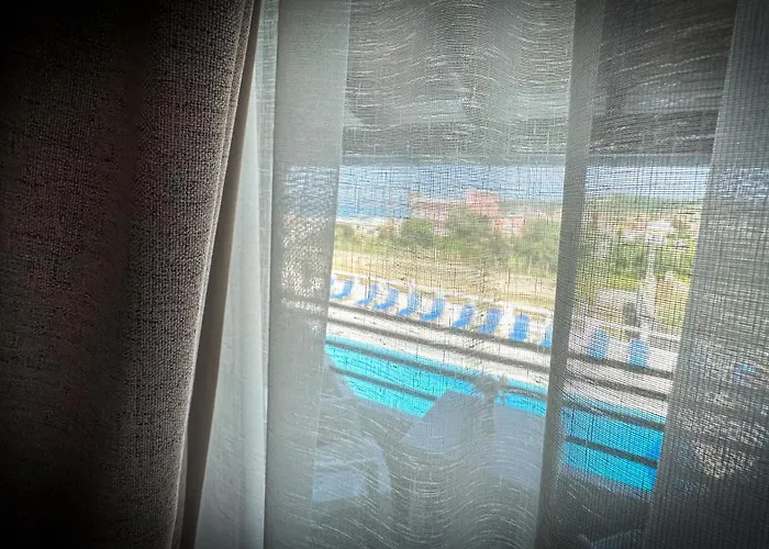 מלון דירות Bardis Sun 4*